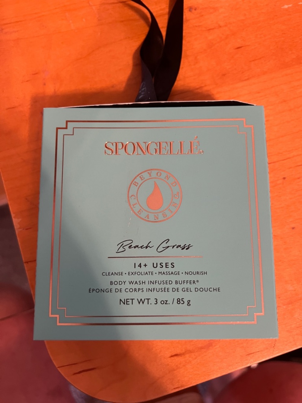 NWT Spongellé Flower-Shaped Bath Buffer - White